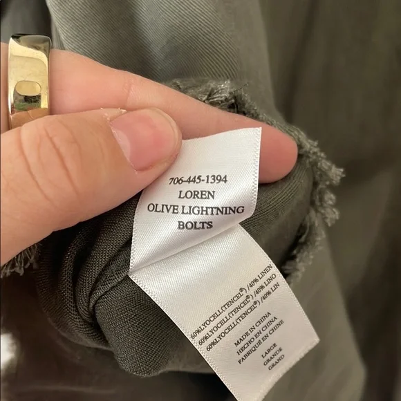 NWT RAILS Olive Loren Lightning Bolt Button-Up Shirt L - Picture 8 of 8